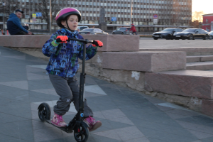 Konzentrierte Aktion an mehreren Schulen: E-Scooter-Panne am Morgen löst Besorgnis und Sorge aus