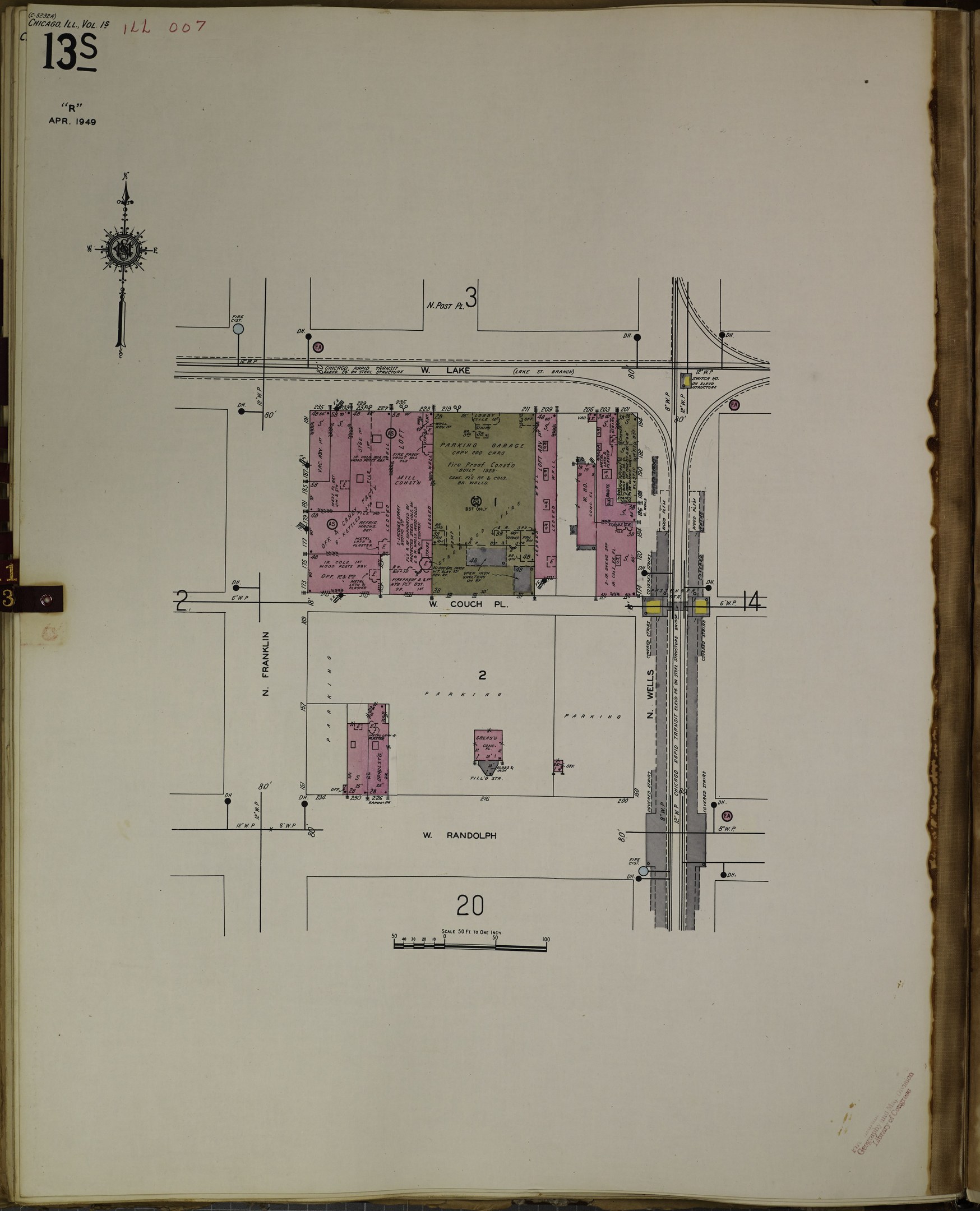 Offenes Buch mit einer detaillierten Stadtkarten-Illustration auf der linken Seite und dichtem Text und Plänen auf der rechten Seite.