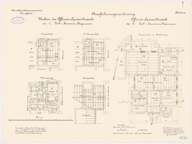 Schwarz-weißer Grundriss des ehemaligen Bundeskanzleramts, zeigt detaillierte architecturale Layout und Anmerkungen.