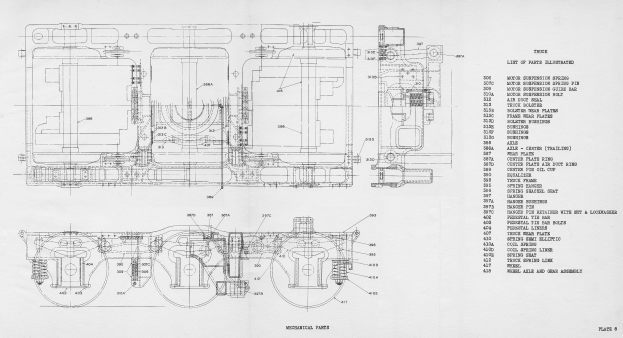 Detailierte Strichzeichnung eines Automotors auf Papier mit erklärendem Text, die Komponenten wie Kolben und Ventile zeigt.