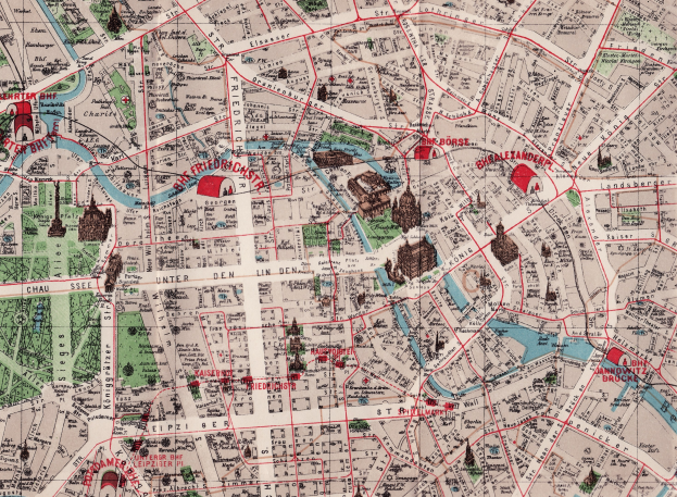 Alte detaillierte Karte von Berlin, Deutschland, mit Straßen, Parks, Gebäuden, Bäumen und Sehenswürdigkeiten mit Text.