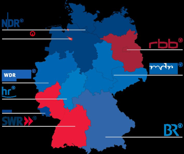 Karte von Deutschland mit in rot und blau hervorgehobenen Bundesländern, die die Ergebnisse der Wahl 2016 mit Kandidatennamen und Wahldatum zeigen.
