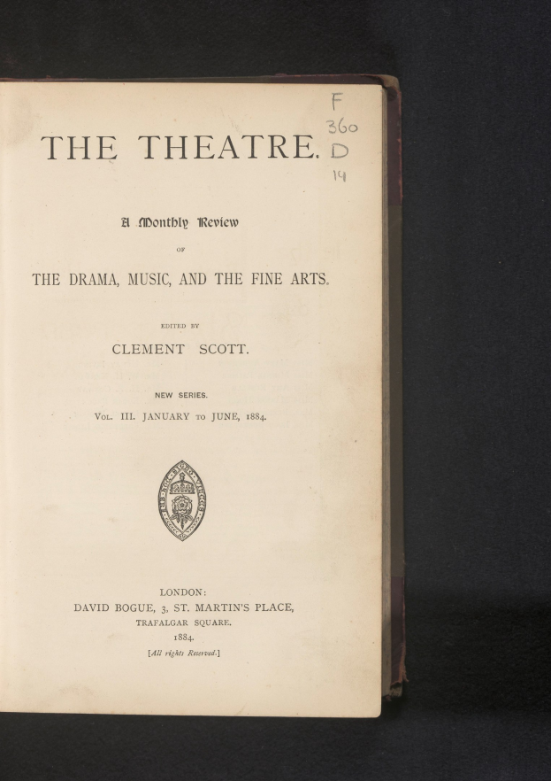Cover eines aufgeschlagenen Buches mit dem Titel "The Theatre: A Monthly Review of the Drama, Music, and the Fine Arts" mit einer Textseite und einem Logo.