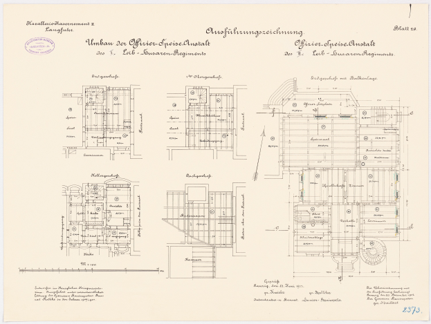 Ein detaillierter Grundrissplan des ehemaligen Bürogebäudes des Bundeskanzlers, der den Aufbau des Gebäudes mit verschiedenen Räumen und Textbeschriftungen zeigt.