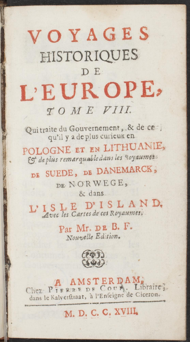 Altes Buch mit dem Titel "Voyages Historiques de l'Europe, Tome VIII" geöffnet auf einer Seite mit klassischem Text in einem dekorativen Rahmen.